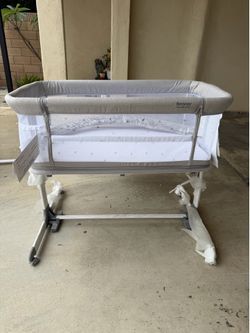 Brand new besrey bassinet