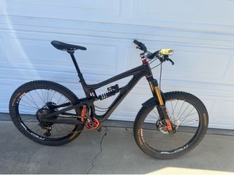 2016 Santa Cruz Nomad Carbon | Size Medium