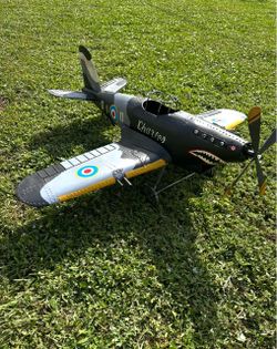 Large Metal P-40 Warhawk Airplane Décor