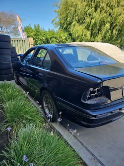 1999 BMW 528I E39