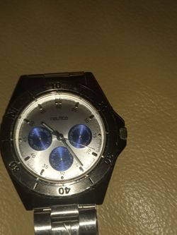 I have this Old nautica watch only I used this watch a few times need a new battery make me an $$$$$ offer