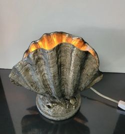 Silver Clam Shell Table Lamp