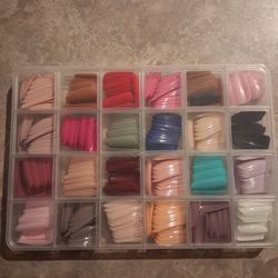 Press on nails kit