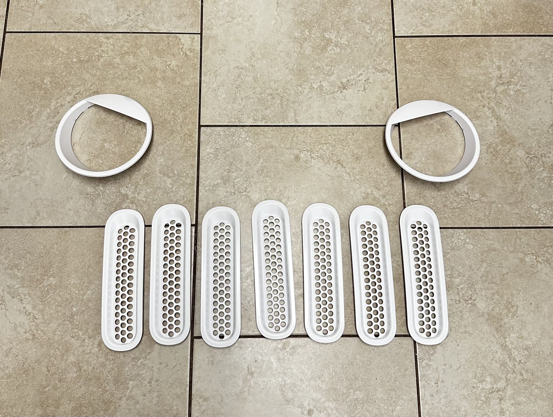 07-18 Jeep Wrangler JK/JKU  Grille Inserts 