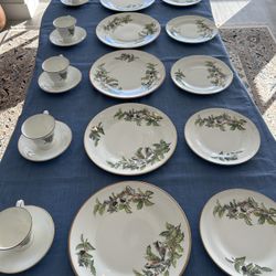 Boehm China Chickadee & Holly with Gold Rims