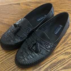 Men’s Stafford essentials dress shoes size 8M(D)