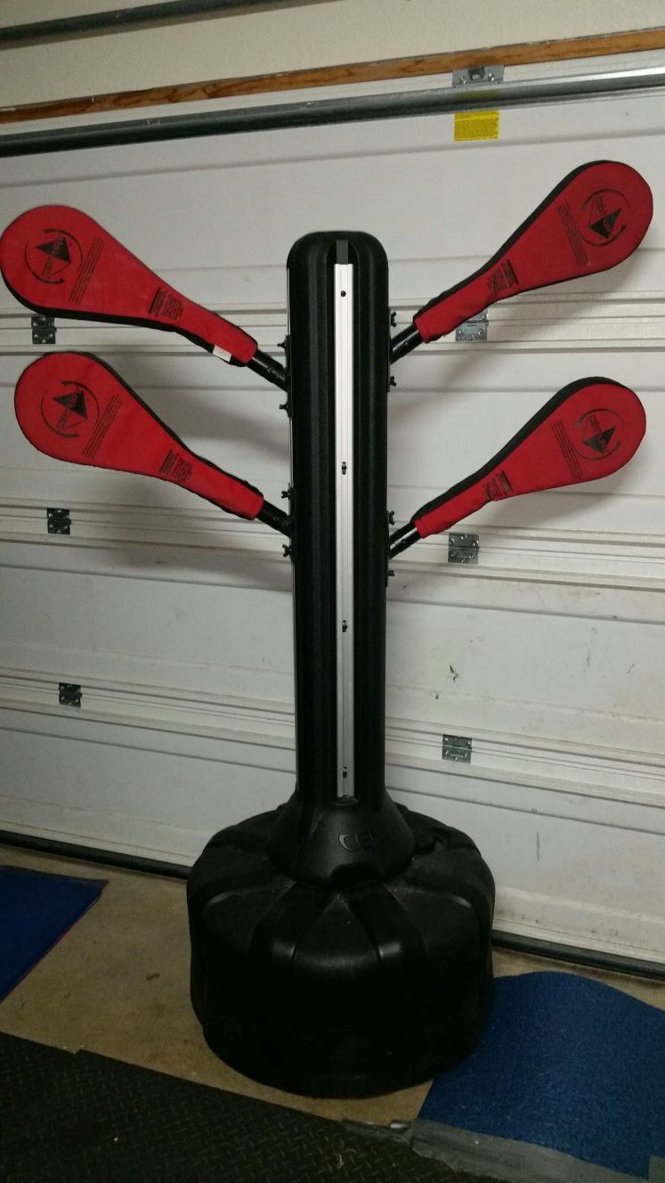 Century Wave Master - Free Standing Punching Pads