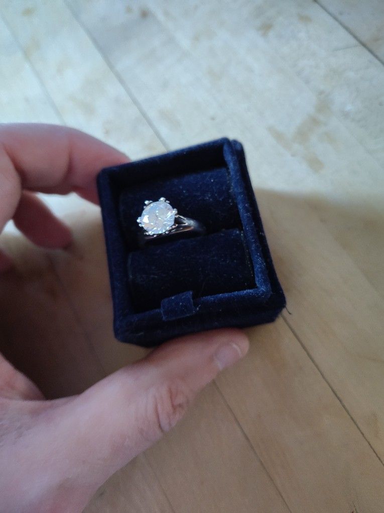 5ct Diamond Ring. silver certified