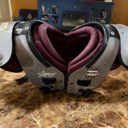 DOUGLAS QB L NITRO QUARTERBACK/WIDE RECEIVER FOOTBALL SHOULDER PAD 