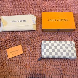 Womens Cream Leather Wallet Zipper