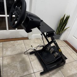 Logitech Wheel And Stand For Pc And Xbox