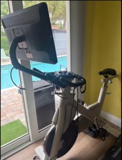 MYX FITNESS BIKE WITH SCREEN