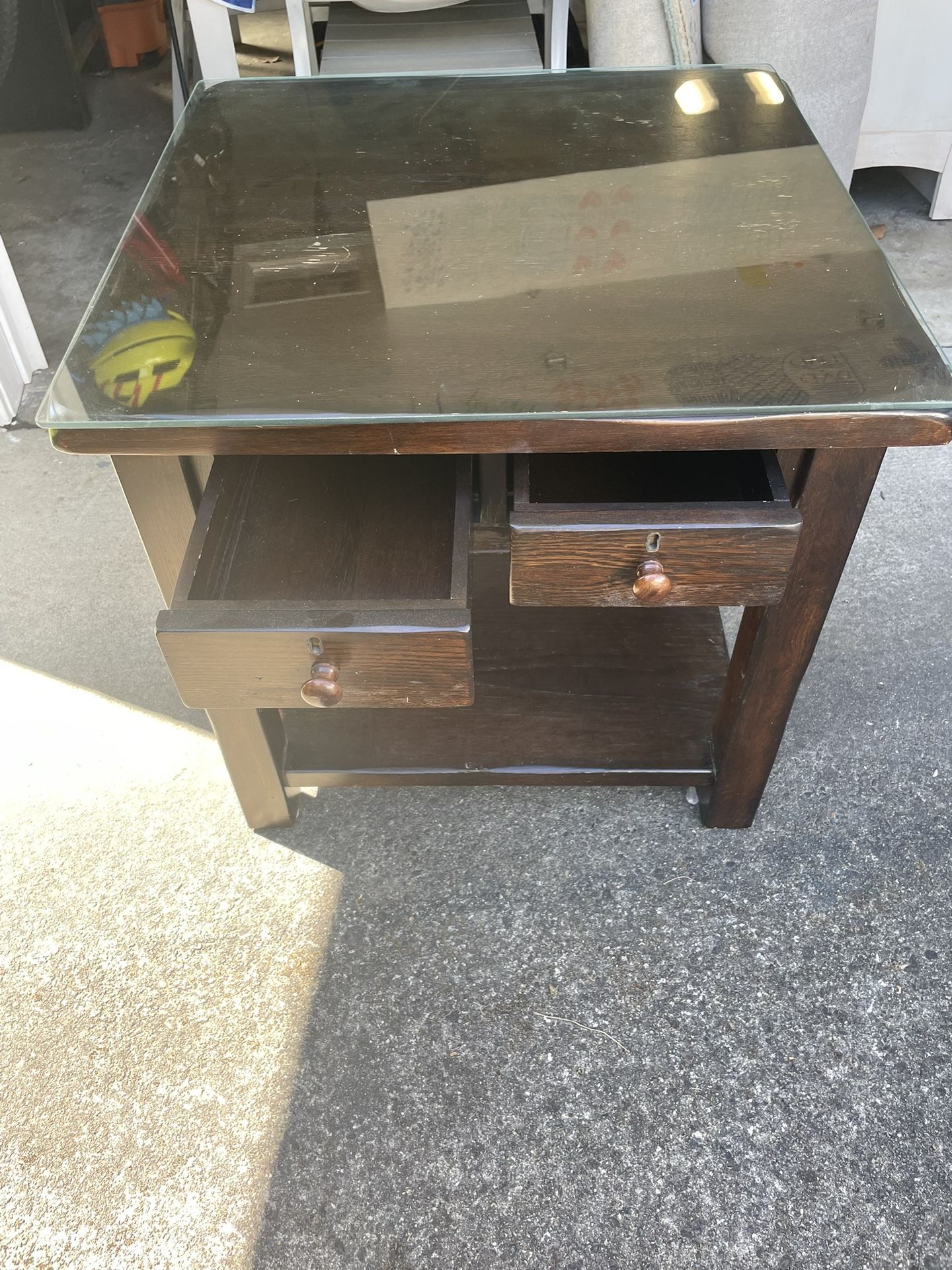 Pottery barn Wood Side Table 26” X 26” 24” Tall for Sale in Mercer Island, WA OfferUp