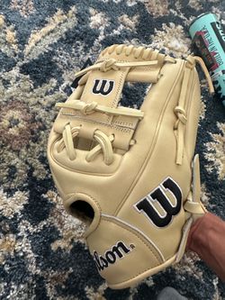 A2000 infield glove 11.5