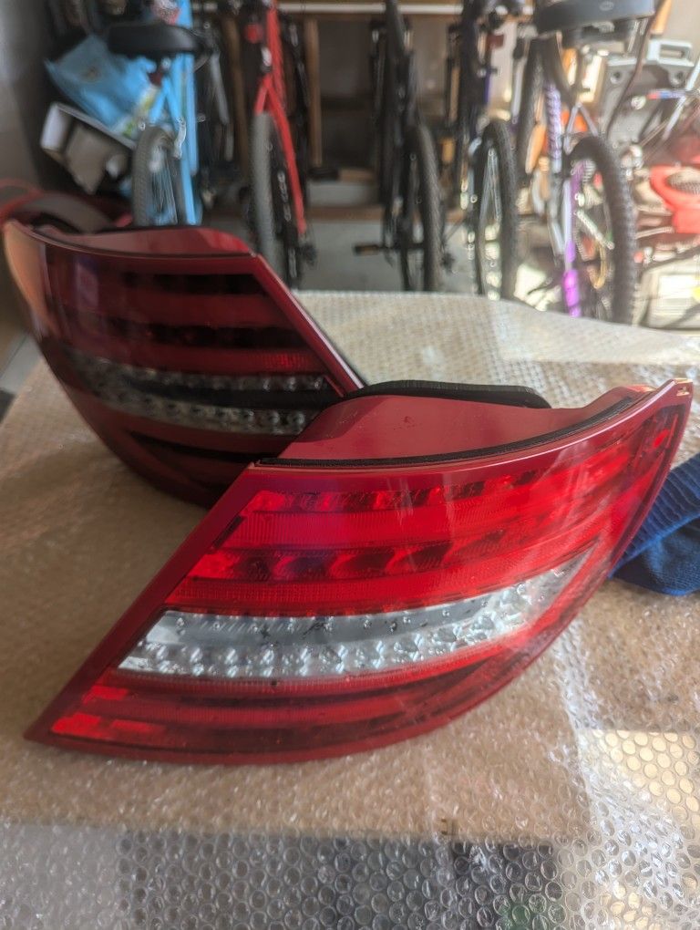 2012-15 Mercedes-Benz C-class W204 Taillight Left/Right Pair OEM (contact info removed) TLP-5