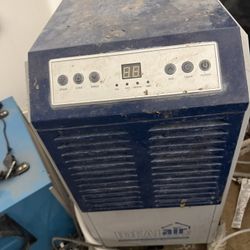 Dehumidifier 