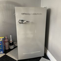 Retro Mini Fridge