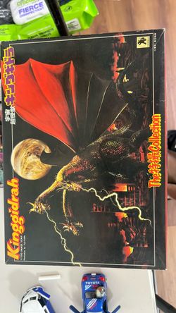 Vintage Bandai King Ghidorah 1/350 Model Kit Special Gold Version Tokusatsu NEW