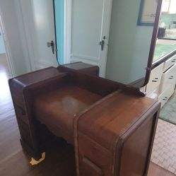 Vintage Vanity Dresser