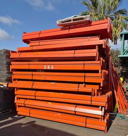 Industrial Pallet Rack Beams。12 feet