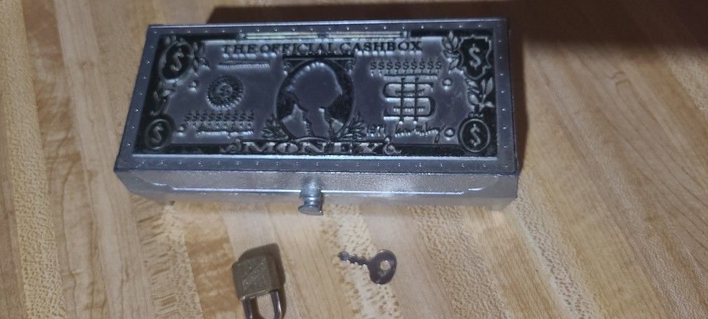 Metal Cash Box W/ Lock & Key