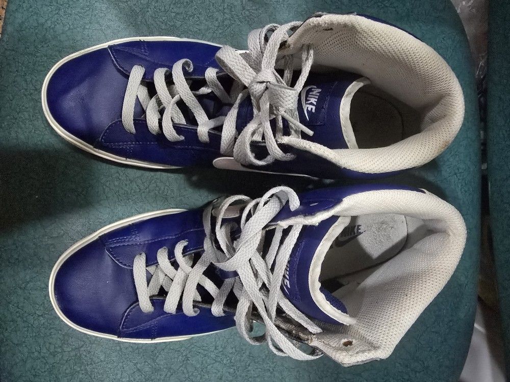 Nike shoes size 10.5