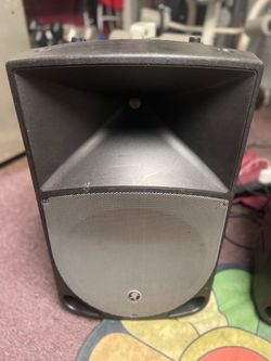 Mackie Thump TH-15a Two-Way Powered Loudspeaker