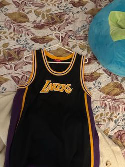 Mitchell and ness lakers jersey