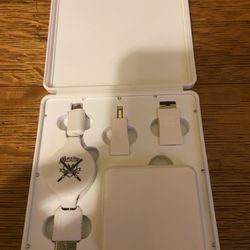 Maxim USB Travel Kit With USB Micro And Audio Jack