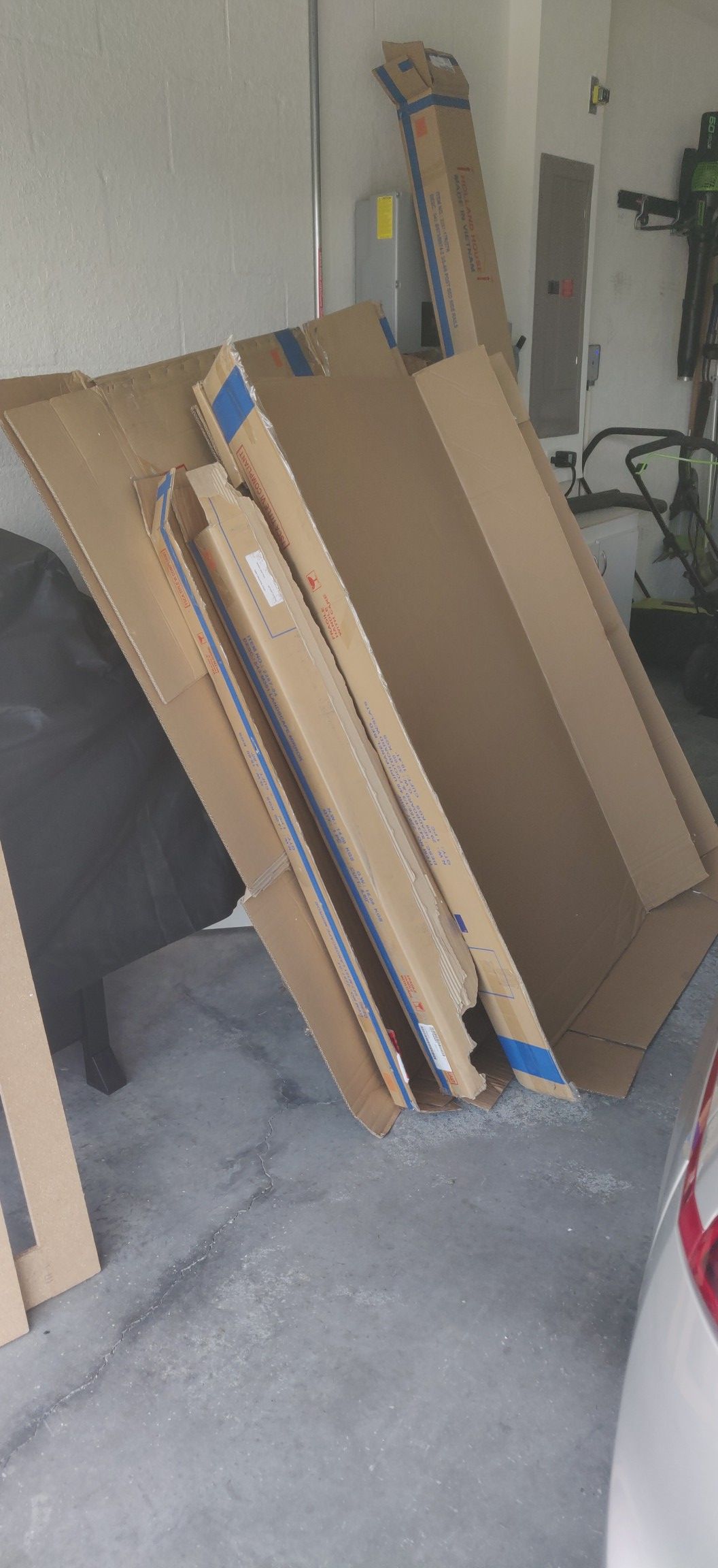 Free Cardboard, must take all.