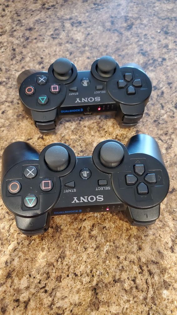 Sony Dualshock 3 Playstation controllers for Sale in Lutz, FL OfferUp