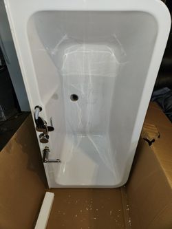 Modern High Quality Bath Tub With Fixtures-New