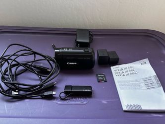 Canon VIXIA HFR800 HD Camcorder Bundle