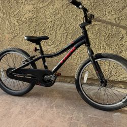 Trek Precaliber 20in Boys Bike