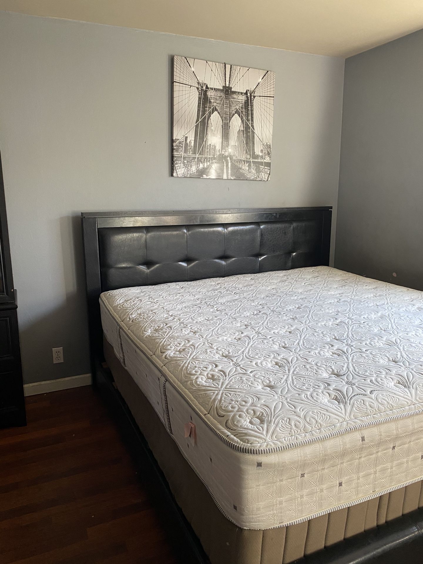 Bed Tall 2 Piece Dresser And Mirror, King Size