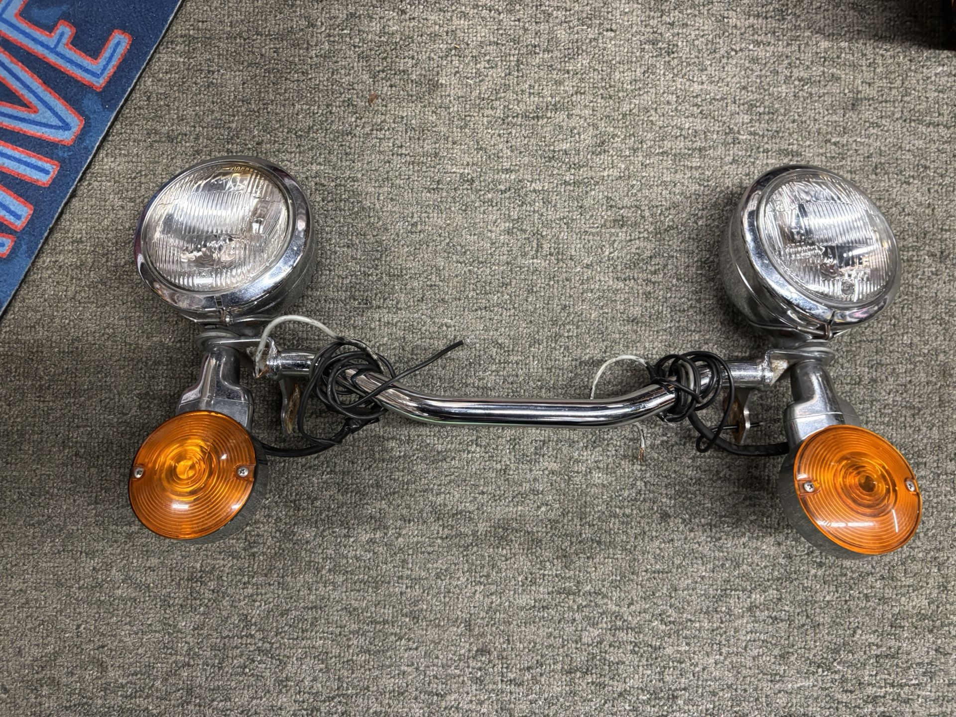 HD original turn signals + fog lights. Harley Davidson Sportster Sis sy Bar