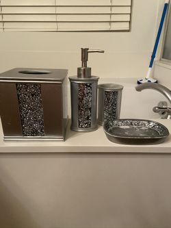 Sanatra bathroom set