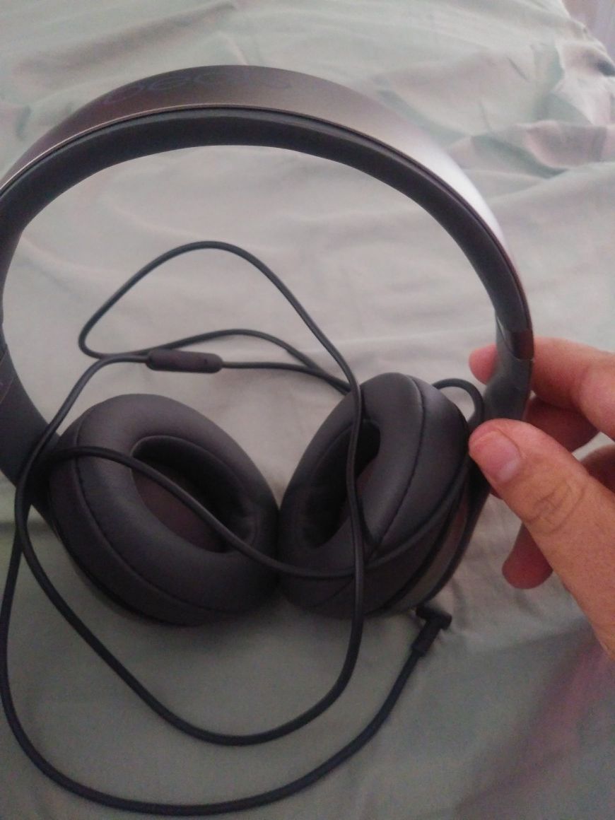 Brand new Beats Solo 2 headphones