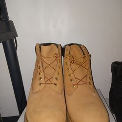 Timberland BLACK AND WHEAT SIZE 7, 11. 13