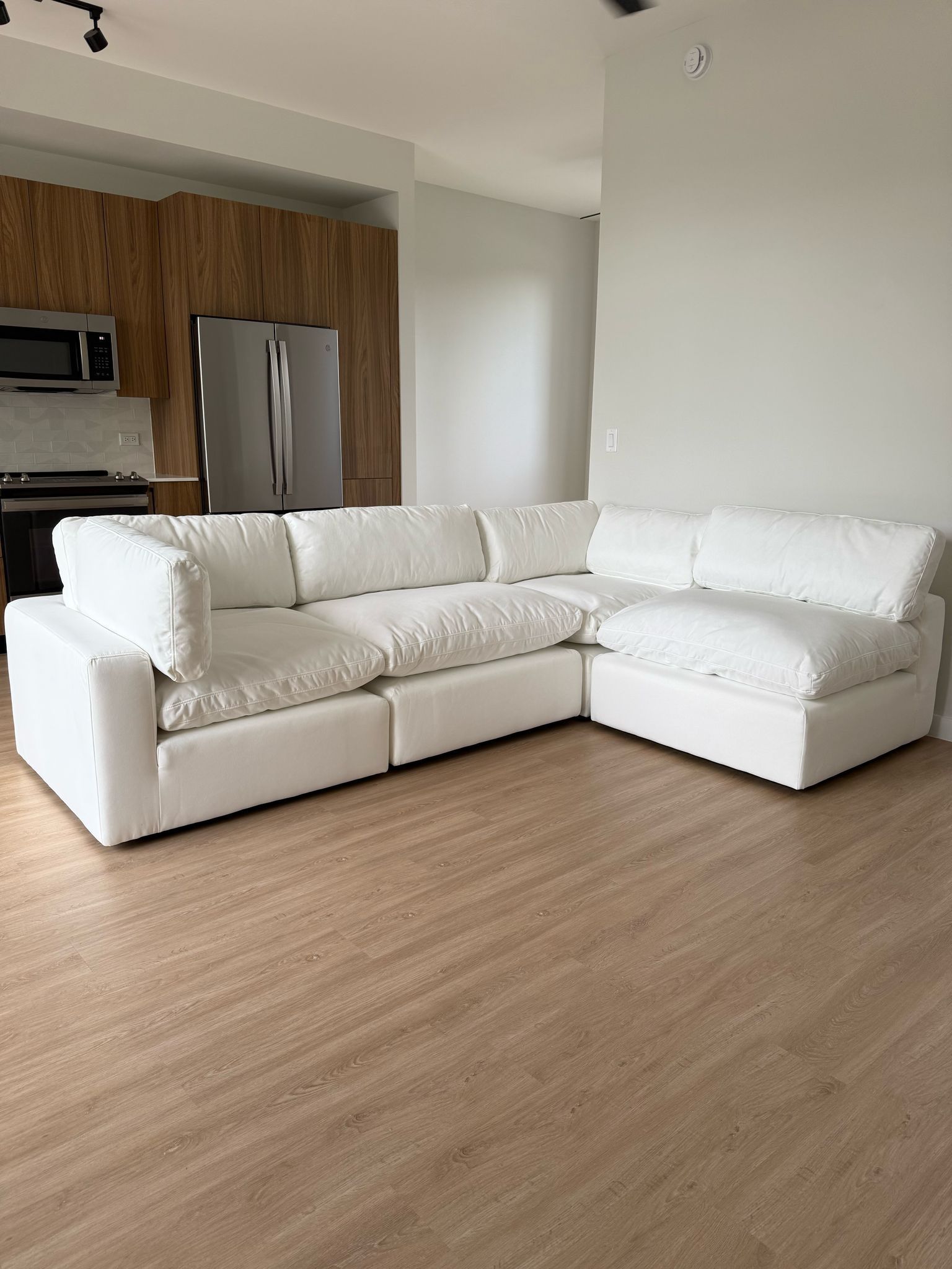 CLOUD SECTIONAL WHITE BRAND CITY FURNITURE NEW IN BOX
