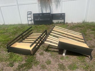 Bunk bed full over twin with draws and mattresses