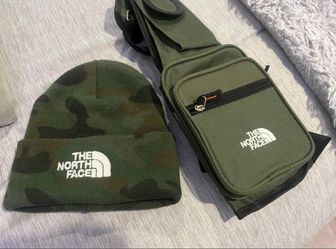 Northface Bag And Knitted Hat New Set 🎅🏾 60$