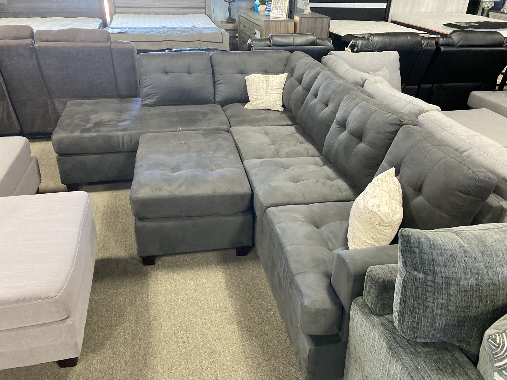 3Pc Sectional W Ottoman 🥂🤩