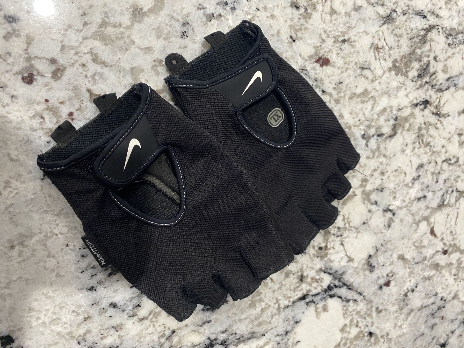 Nike Men’s Fitness Gloves