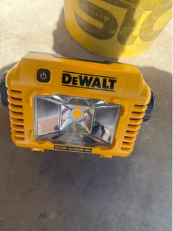 Dewalt 20v light
