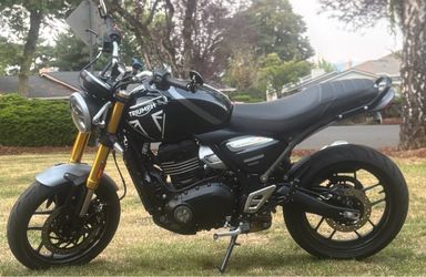 Triumph speed 400