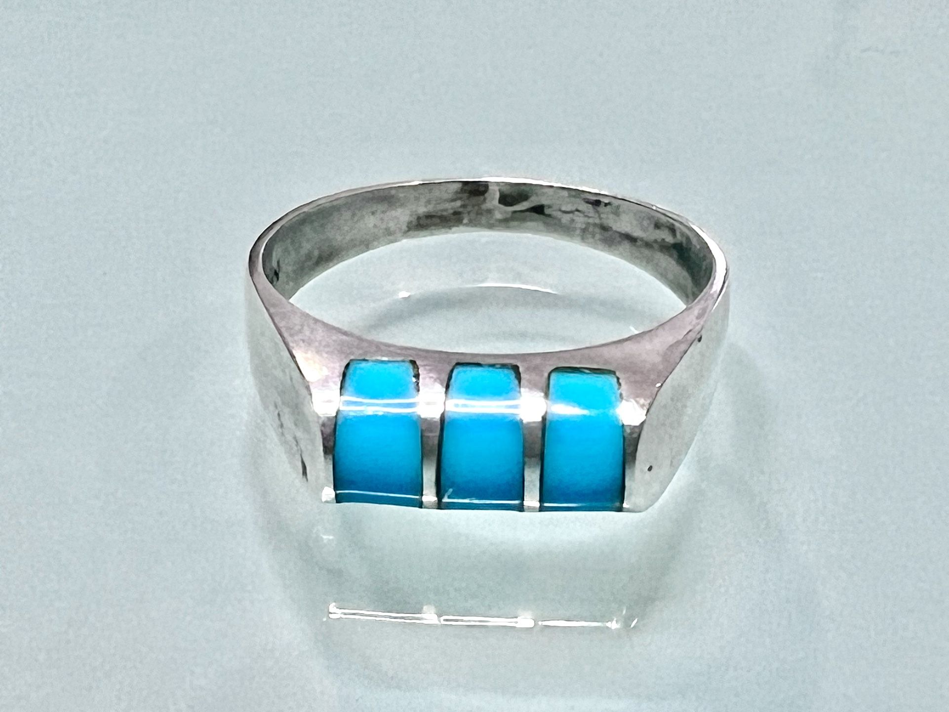 Navajo Sterling Silver Blue Turquoise Ladies Ring “BEAUTIFUL”