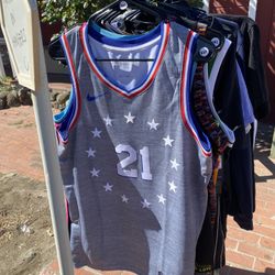 NWOT Philadelphia Sixers Joel Embiid Nike Men Medium Swingman Jersey