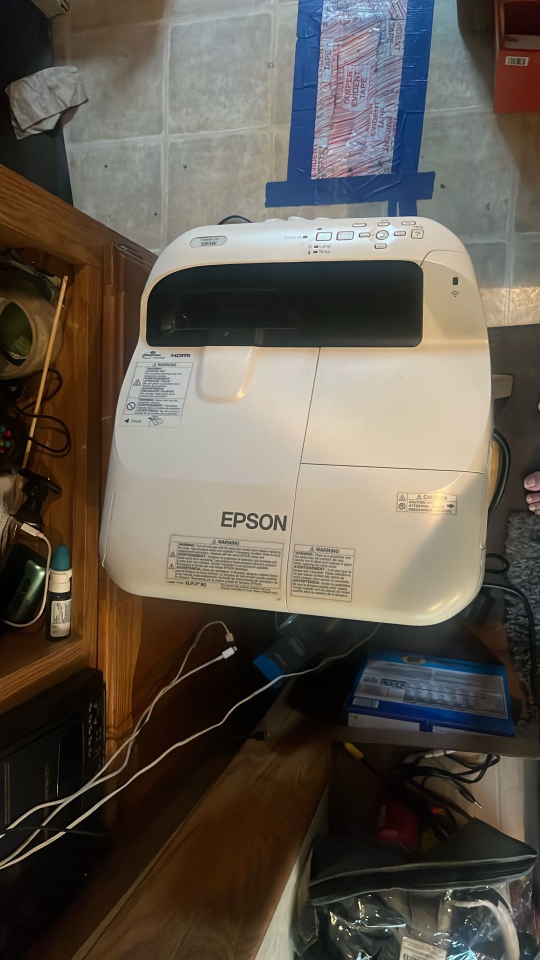 EPSON POWERLITE 585W PROJECTOR