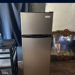 4.5ft Tall Fridge